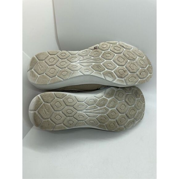 Easy Spirit Women’s Gogo Low Top Lace Up
Fashion Sneakers Beige Women's Size 5.5 - Picture 8 of 11